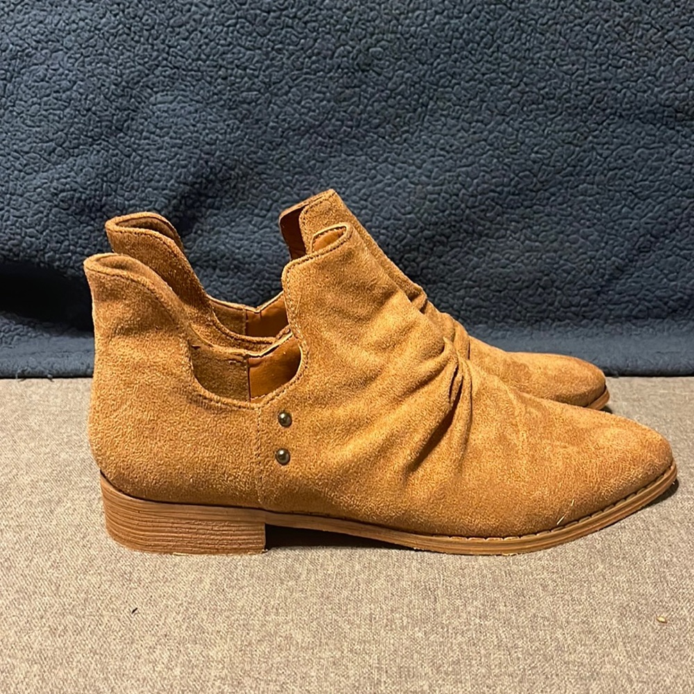 Mi.iM Suede Ankle Booties